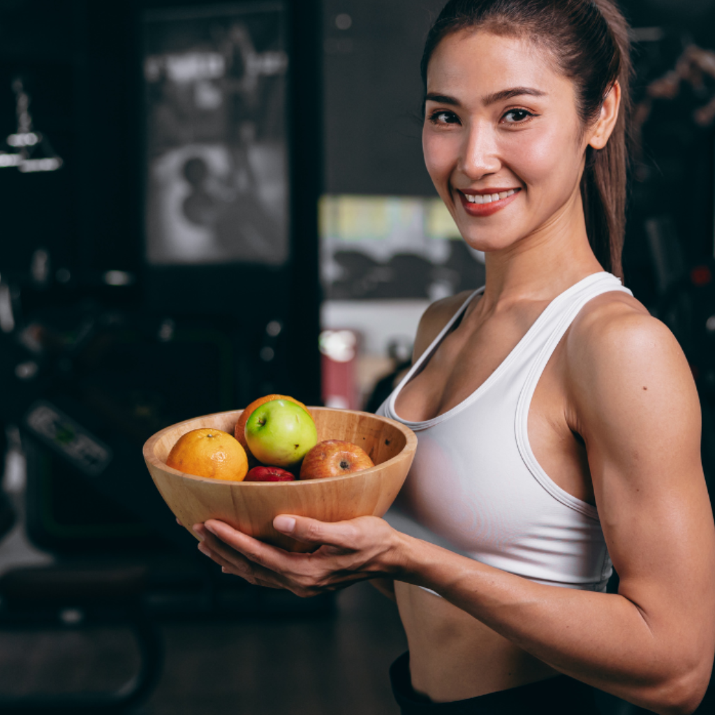 NUTRICIÓN DEPORTIVA PARA MUJERES: QUÉ COMER ANTES Y DESPUÉS DE ENTRENAR
